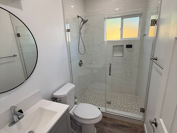 5th image of 614 S Van Ness Ave #2