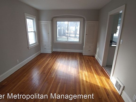 3rd image of 3594 Raymont Blvd