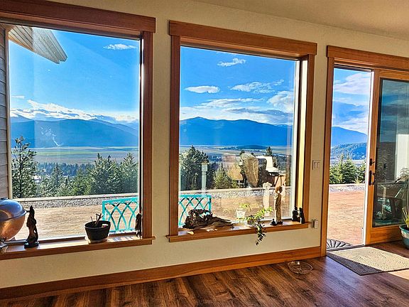 5th image of 265 Scenic Dr