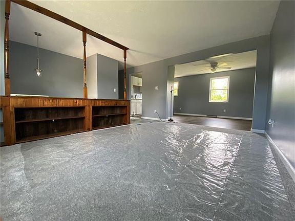 3rd image of 129 Eleanor Dr
