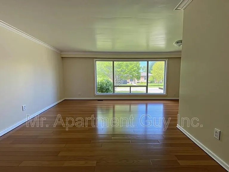 127 Palm Dr #MAIN — Photo 3