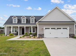 311 Strut Ln, Richlands, NC 28574