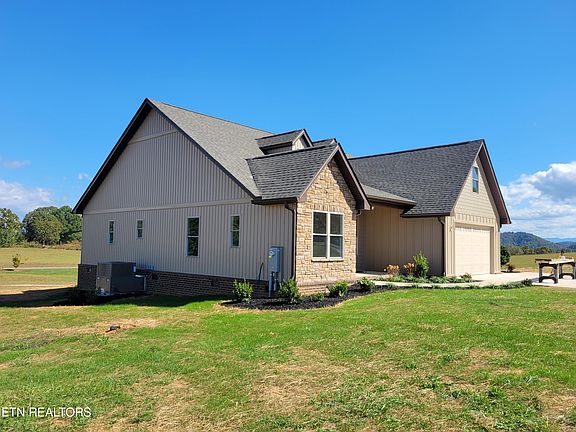 3rd image of 150 Wilshaw Ct