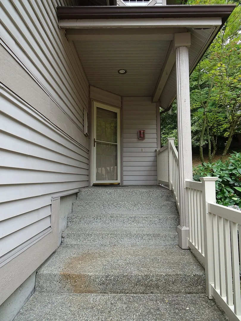 Building Photo - 6910 Old Redmond Rd #135