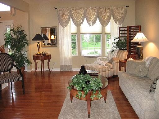 2nd image of 24047 Norfolk Ln