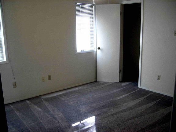 4th image of 7007 Hartford Ave APT B