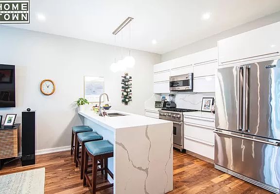 5th image of 325A 21st St
