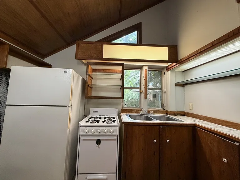 410 E Huntsville Rd #C — Photo 5