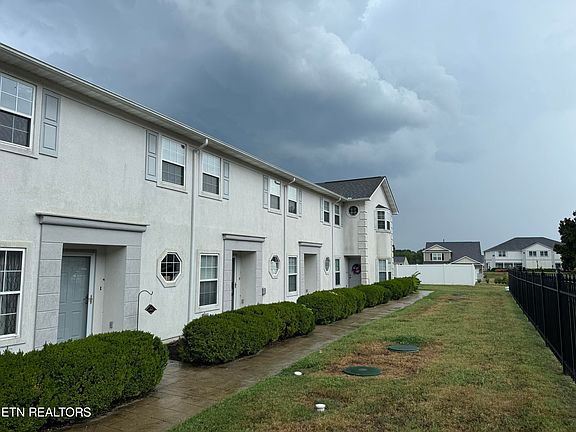 2nd image of 102 Village Trce APT 12