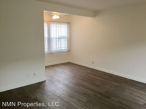 3rd image of 3815 1/2 W 54th St #15-1/2