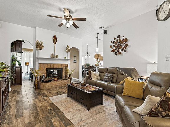 2nd image of 313 Leisure Ln