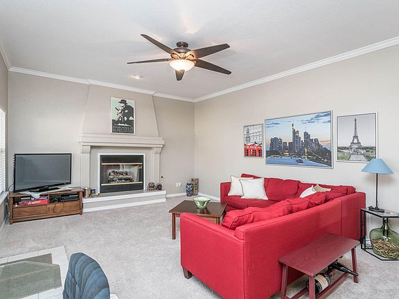 4th image of 1333 Desert Canyon Dr