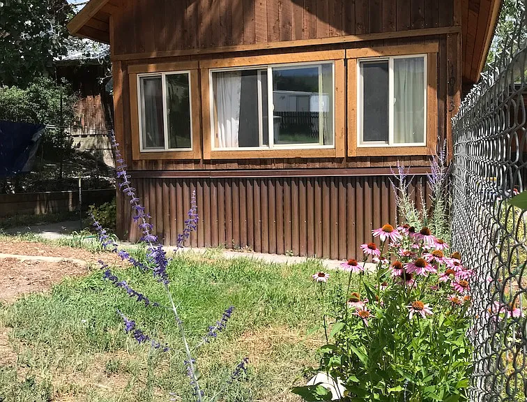 1043 Clinton St — Photo 1