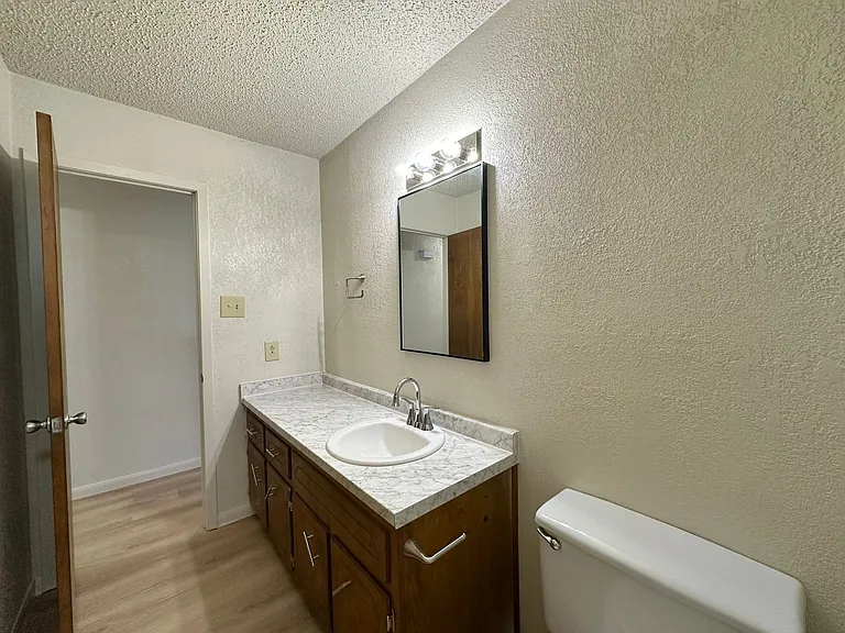 1300 Gowen Dr — Photo 25