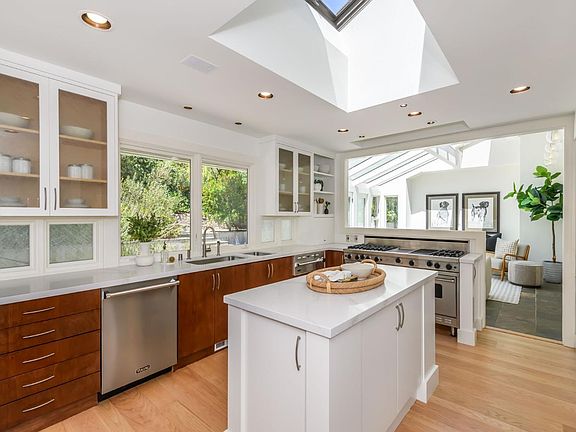 4th image of 316 Goodhill Road