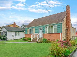 36 Bayside Pl, Amityville, NY 11701
