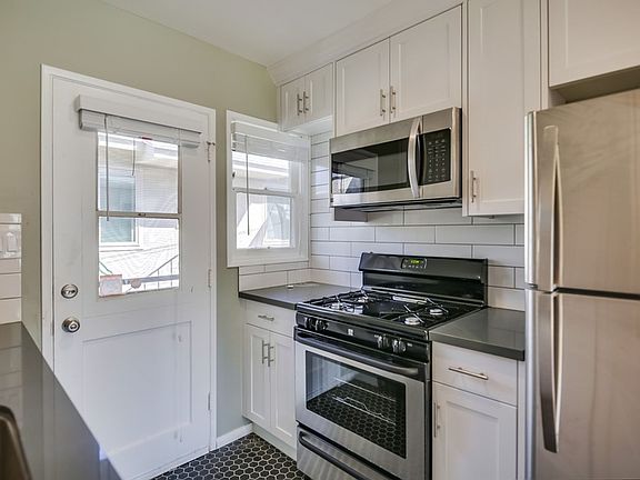 5th image of 2026-2034 Meade Ave #2026