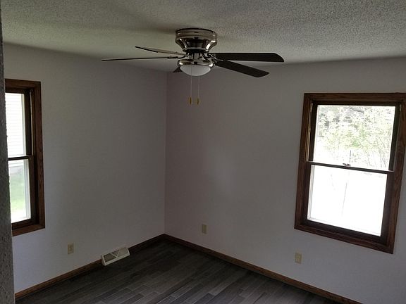 4th image of 1102 University Dr SE
