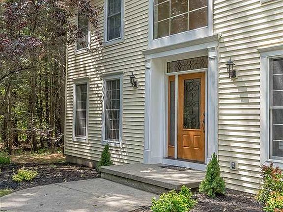 3rd image of 25 Brookside Dr