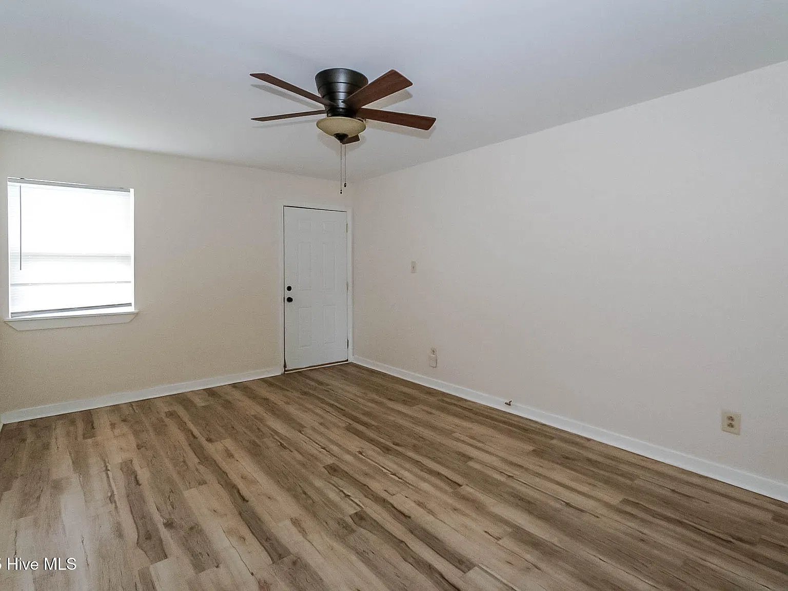 2 bed, 1.0 bath, 831 sqft, $1,000 — Photo 3