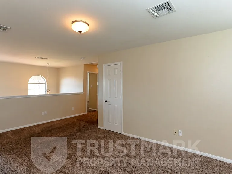 212 Crowfoot Dr #CROWFOOT212 — Photo 15