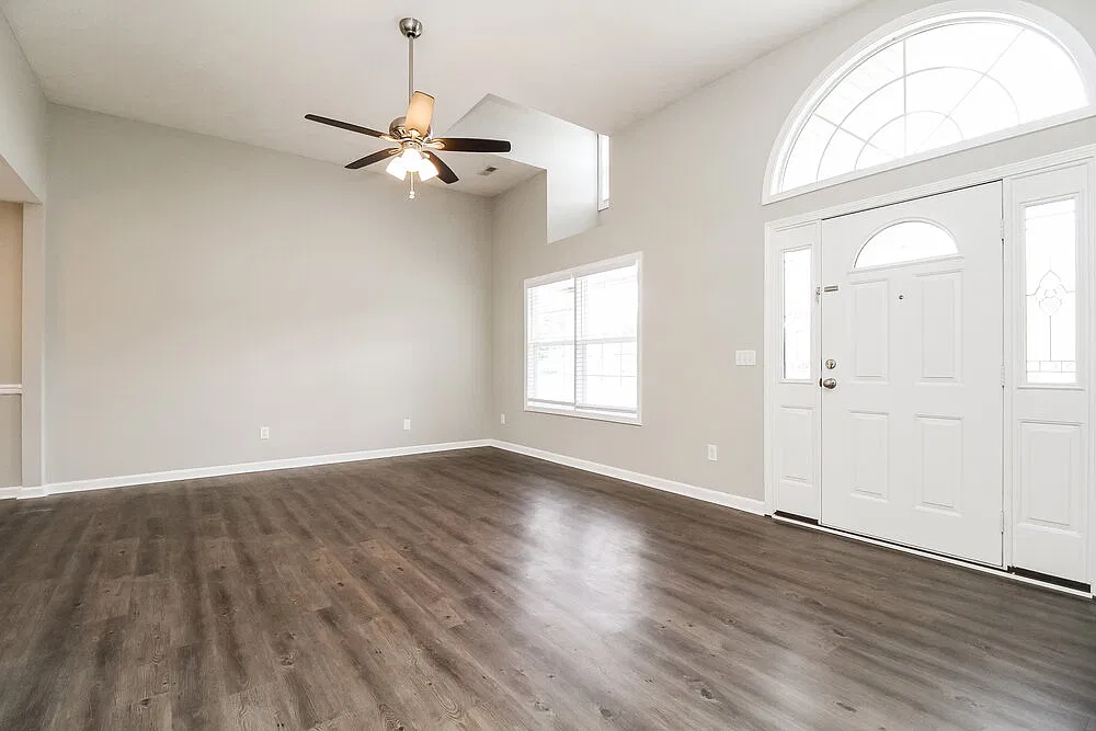 3 bed, 2.0 bath, 1366 sqft, $2,135 — Photo 4