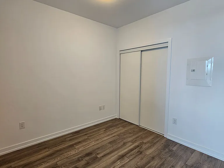 460 Dundas St E #512 — Photo 8