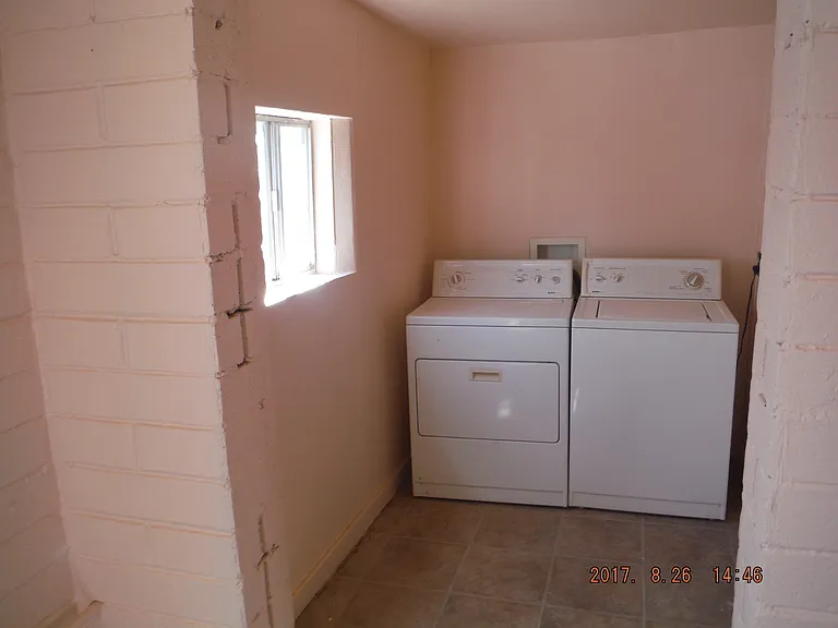 2607 N La Verne Ave — Photo 5