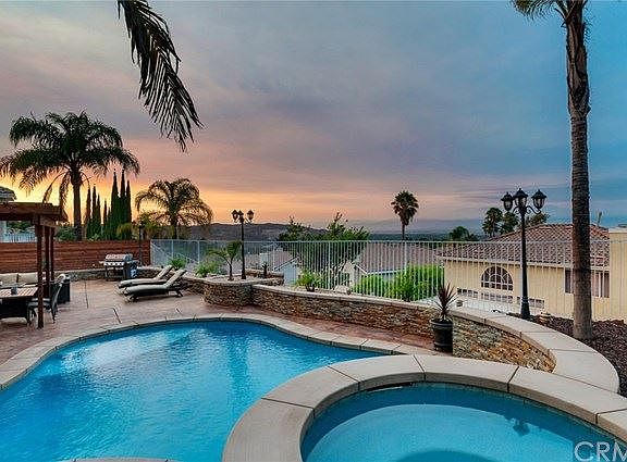 5th image of 1447 Canyon Crest Dr