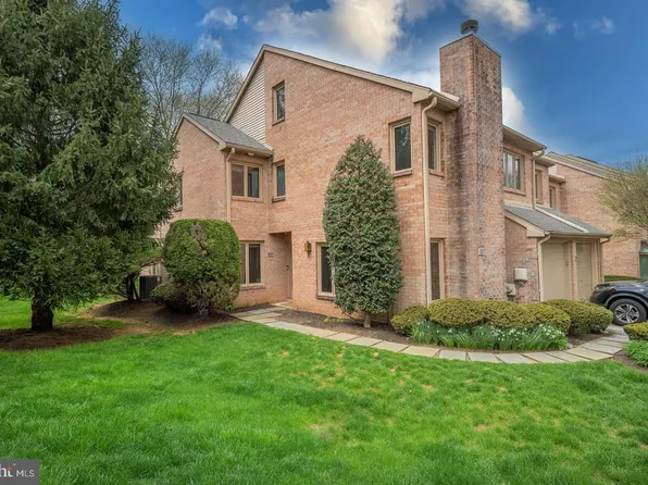 73 Militia Hill Dr, Wayne, PA 19087