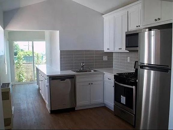 3rd image of 4264 W 59th St