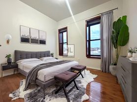 707 Henry St, Brooklyn, NY