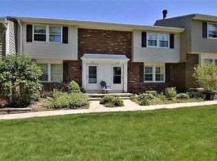 4613 Cox Dr #B, Stow, OH 44224