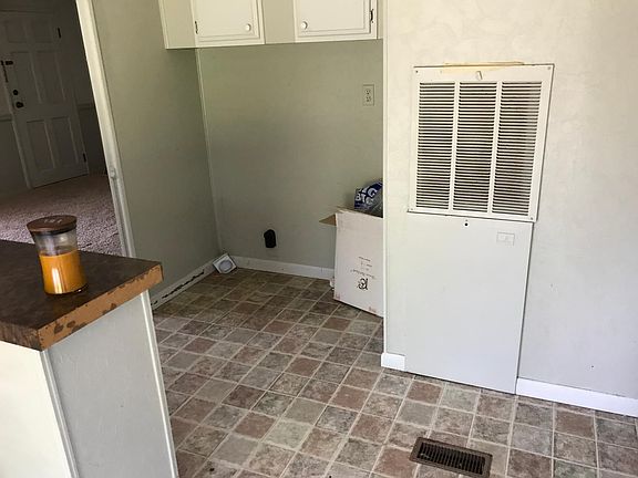 3rd image of 6323 Dunlap Dr