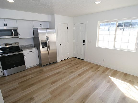 3rd image of 684 W Buena Vista Blvd #903