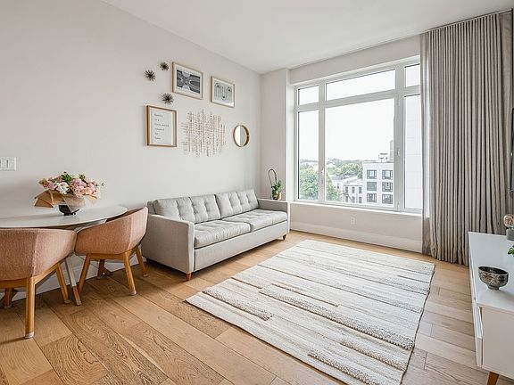 3rd image of 185 18th St #508