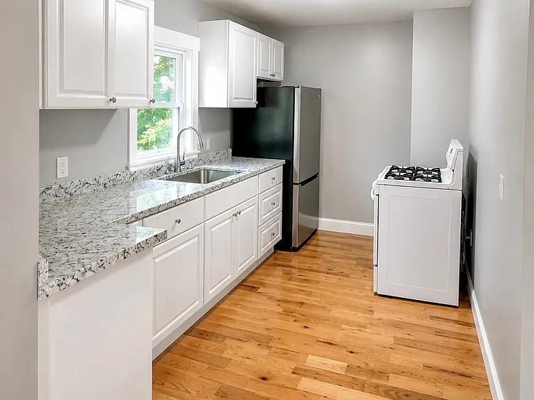 66-68 Clarendon St #3 — Photo 3