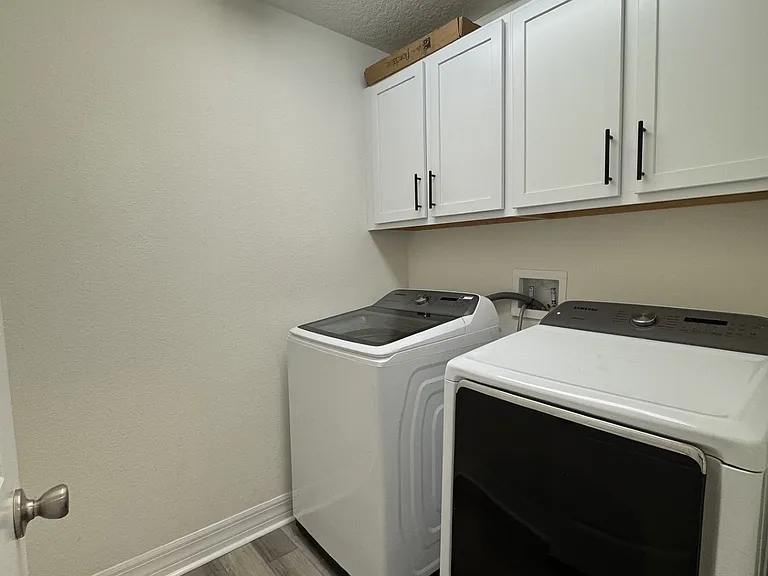 4595 Plainview Rd — Photo 6