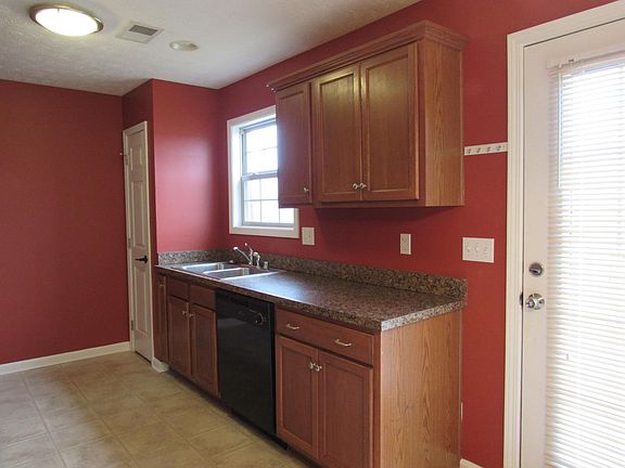 3rd image of 169 Twin Lakes Dr