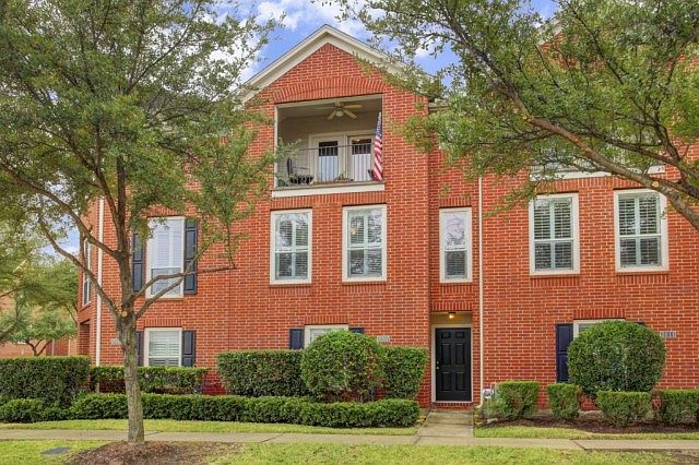 1st image of 3007 N Heights Hollow Ln