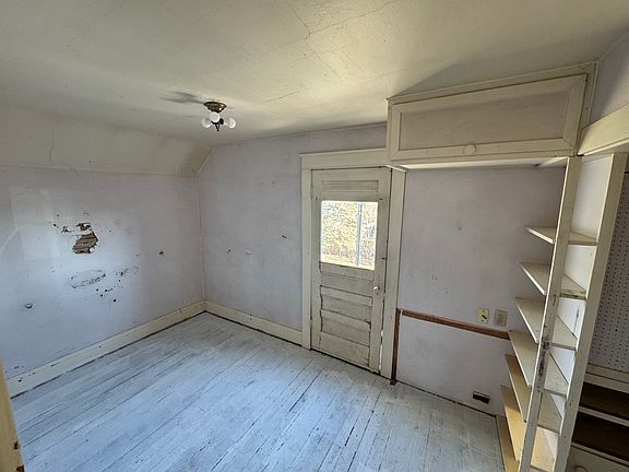 2nd image of 1814 Hanchett St