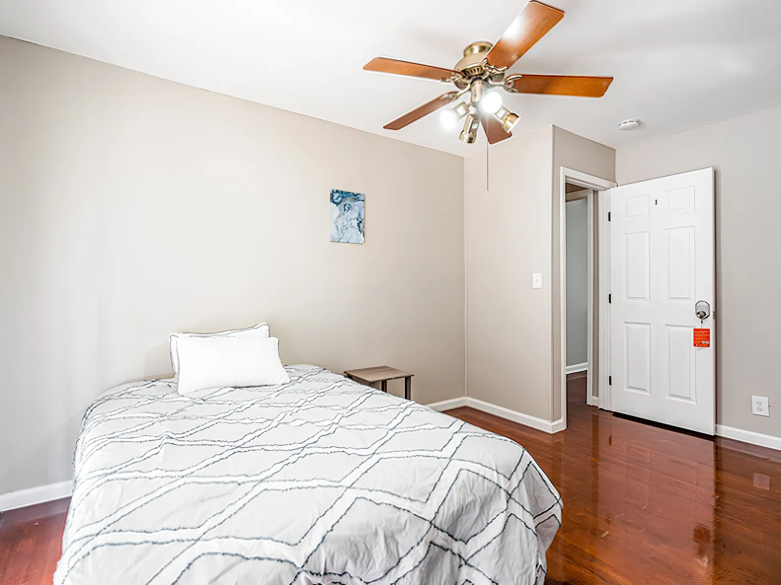 4 bed, 2.5 bath, 1481 sqft, $841 — Photo 1