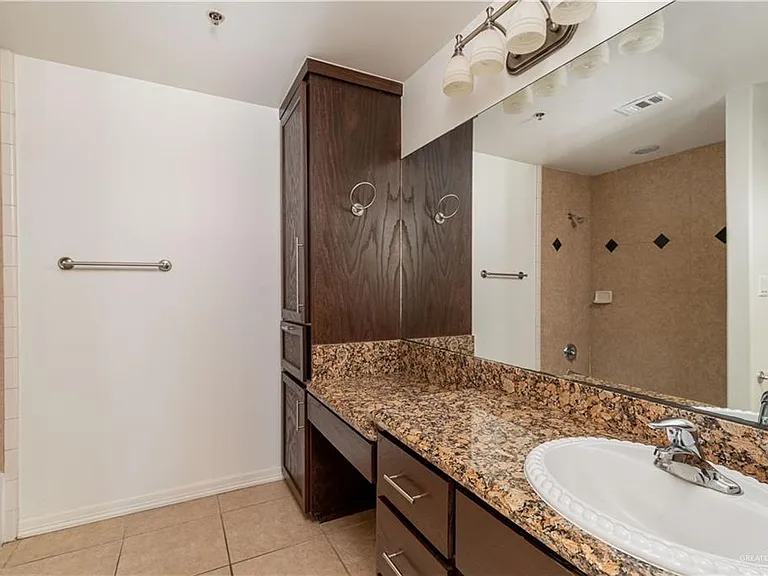 1307 W Fig Ave #B — Photo 9