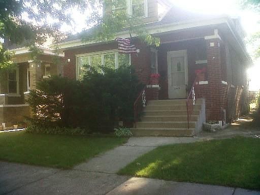 1st image of 2910 N Nagle Ave