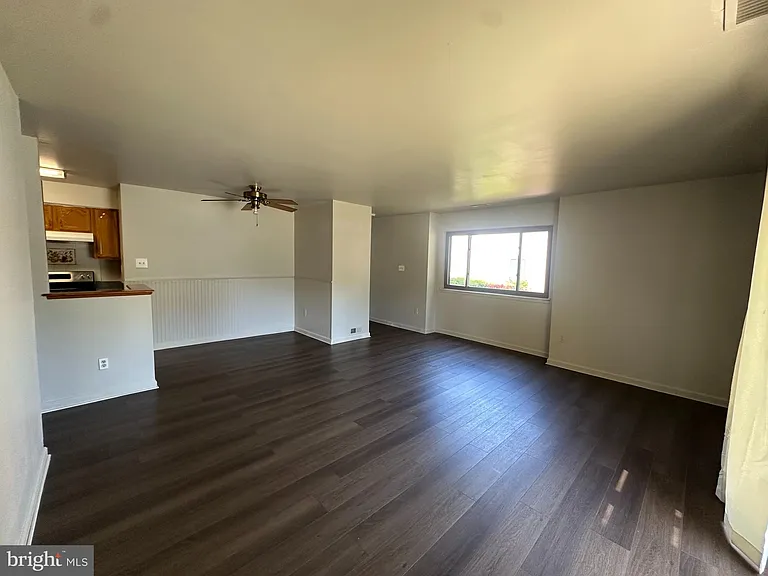201 Lucas Ln — Photo 5