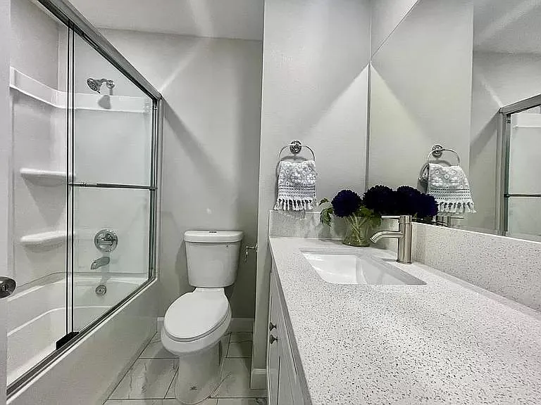 653 E Matchwood Pl — Photo 5