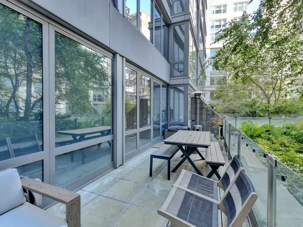 80 Riverside Boulevard image 7 of 11