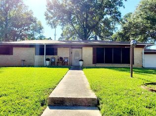 17 Meadow Ln, Texarkana, TX 75503