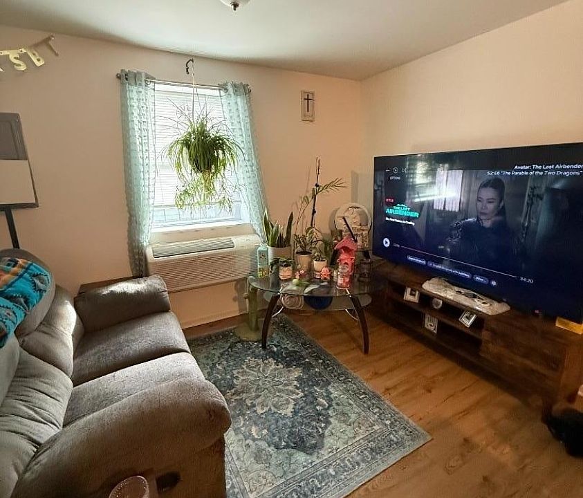 1st image of 19 Merriam Ave #C
