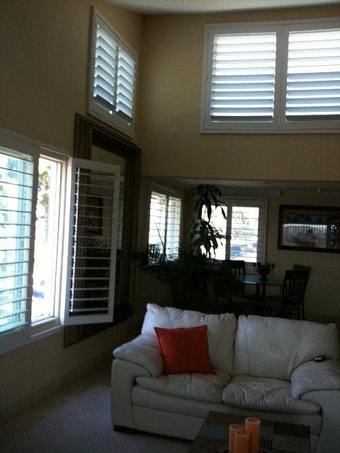 Living room to dining room